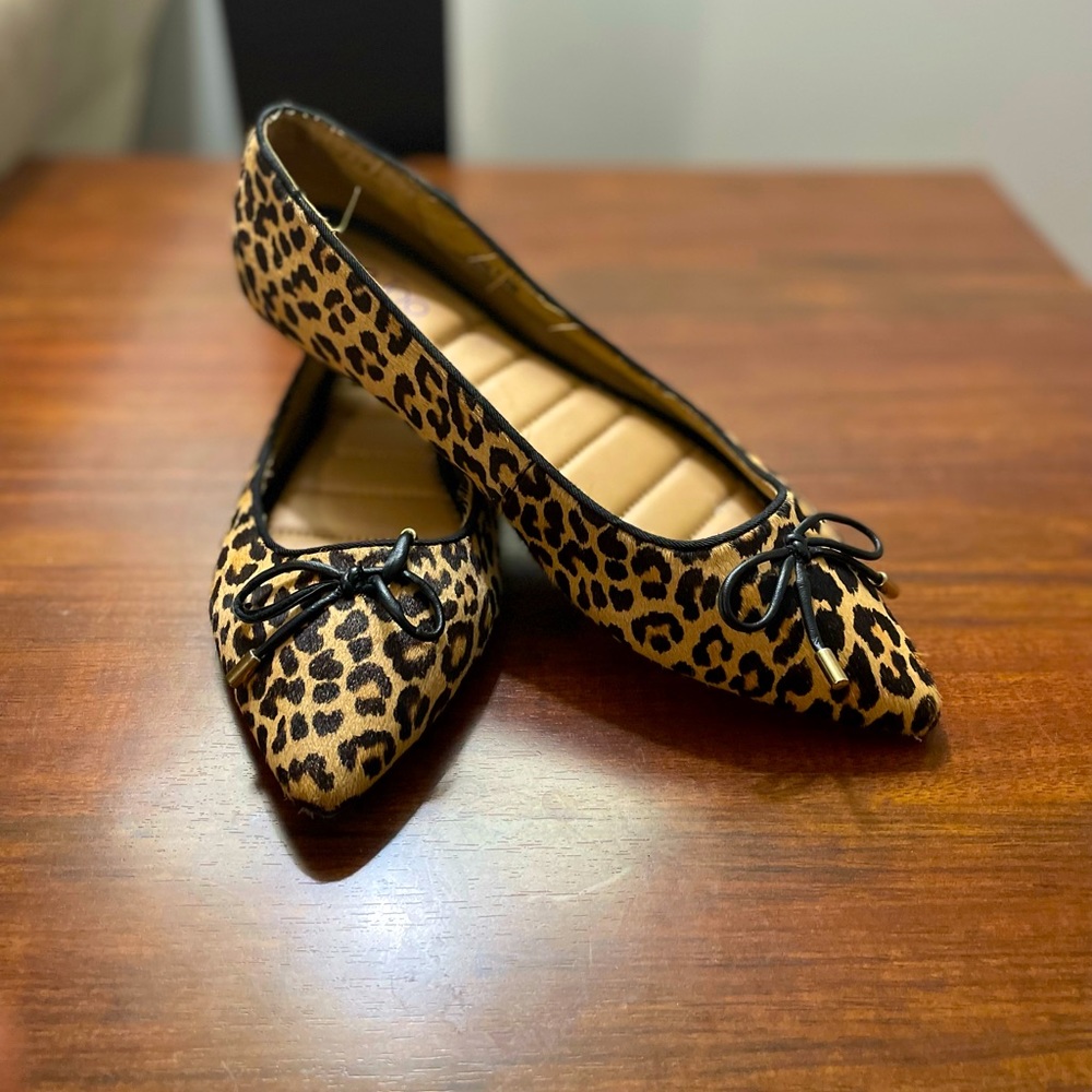 LEATHER Women’s Flats Size 7.5 - Animal Print